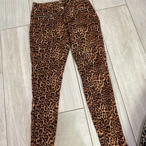 Animal print skinny jeans
